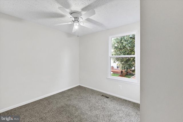 39 RADER CT, Baltimore, MD 21234