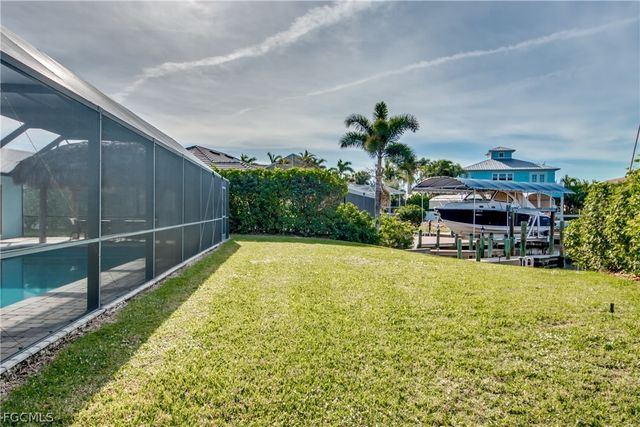 4924 SW 11th CT, Cape Coral, FL 33914