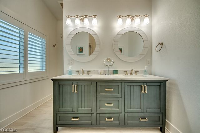 4924 SW 11th CT, Cape Coral, FL 33914