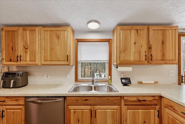 6733 Carolyn Drive NE, Sand Lake, MI 49343