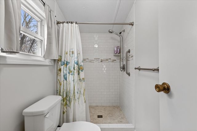 6733 Carolyn Drive NE, Sand Lake, MI 49343