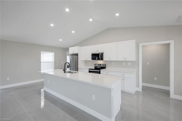 2208 NE 23rd AVE, Cape Coral, FL 33909