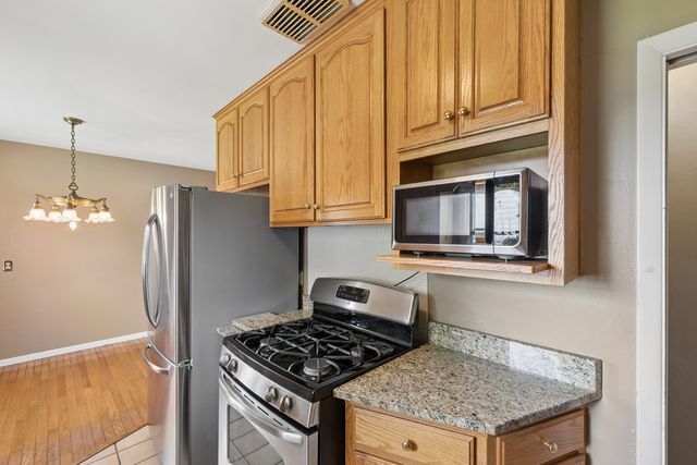 1839 W 38th Place, Davenport, IA 52806