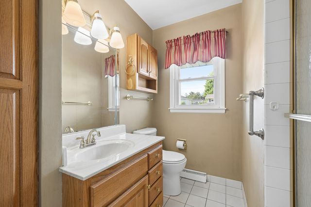 1839 W 38th Place, Davenport, IA 52806