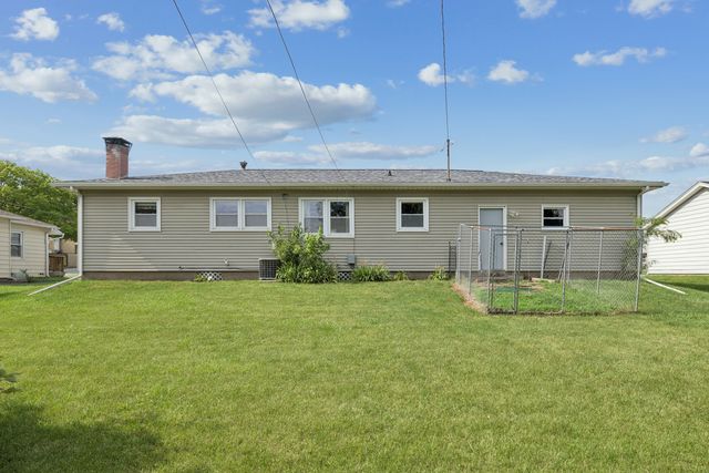 1839 W 38th Place, Davenport, IA 52806