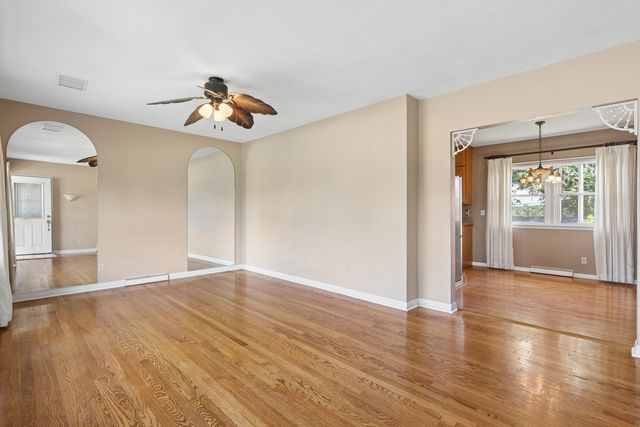 1839 W 38th Place, Davenport, IA 52806
