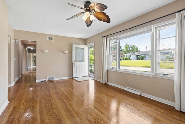 1839 W 38th Place, Davenport, IA 52806