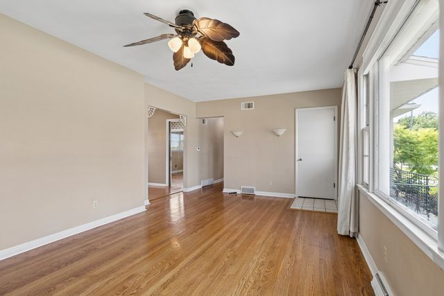1839 W 38th Place, Davenport, IA 52806