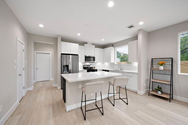 8672 Easthaven Boulevard, Houston, TX 77075