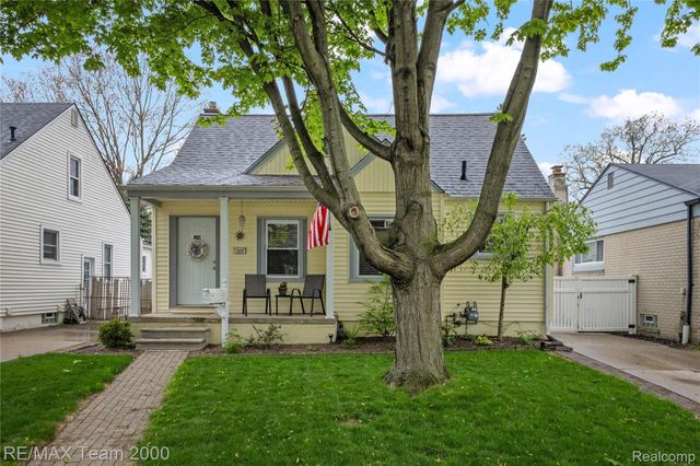 2824 Bennett Street, Dearborn, MI 48124