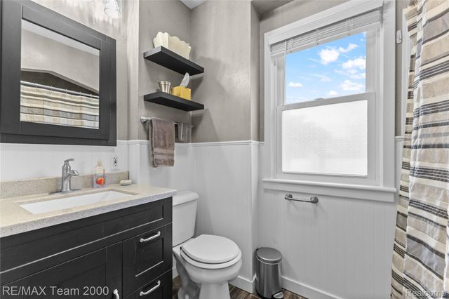 2824 Bennett Street, Dearborn, MI 48124
