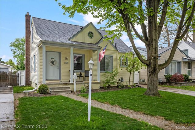 2824 Bennett Street, Dearborn, MI 48124