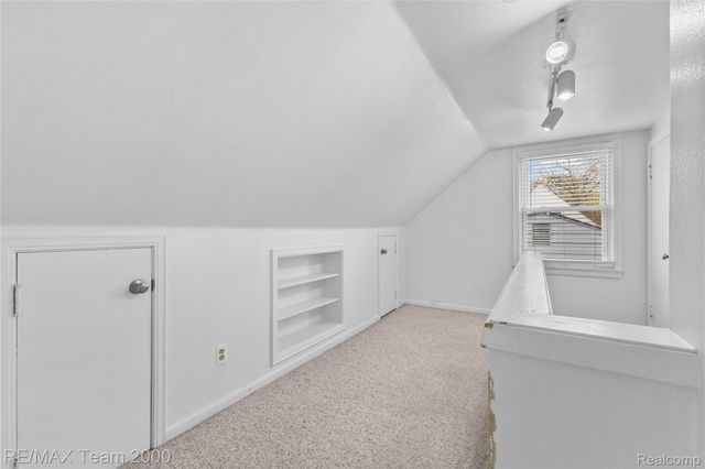2824 Bennett Street, Dearborn, MI 48124