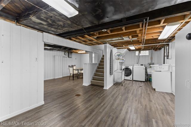 2824 Bennett Street, Dearborn, MI 48124