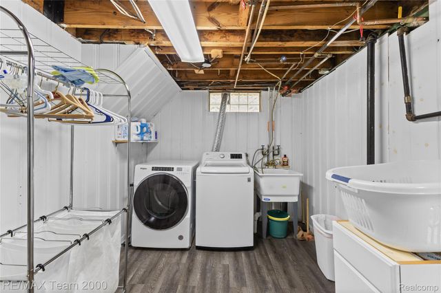 2824 Bennett Street, Dearborn, MI 48124