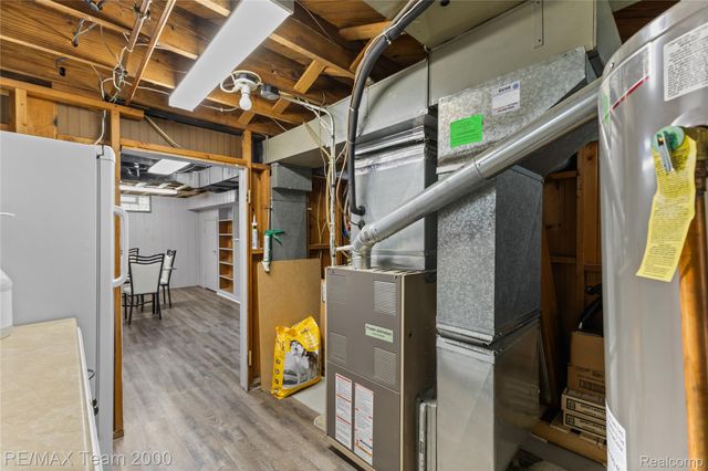 2824 Bennett Street, Dearborn, MI 48124