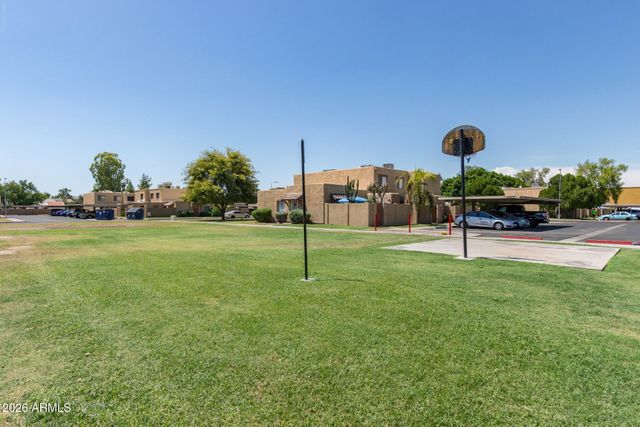 948 S ALMA SCHOOL Road 13, Mesa, AZ 85210