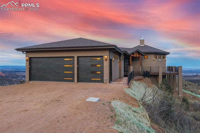 1060 Neon Moon View, Manitou Springs, CO 80829