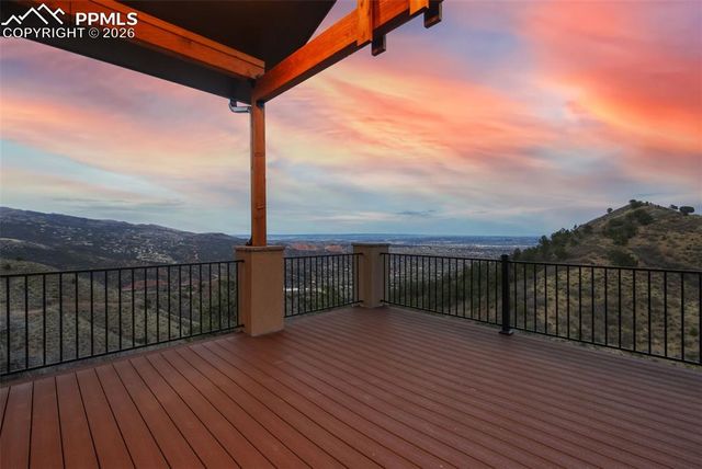 1060 Neon Moon View, Manitou Springs, CO 80829