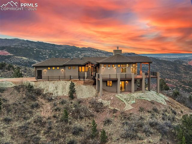 1060 Neon Moon View, Manitou Springs, CO 80829