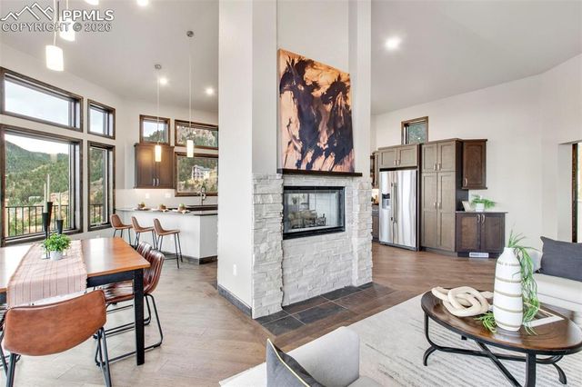 1060 Neon Moon View, Manitou Springs, CO 80829