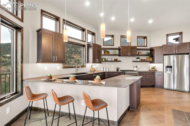 1060 Neon Moon View, Manitou Springs, CO 80829