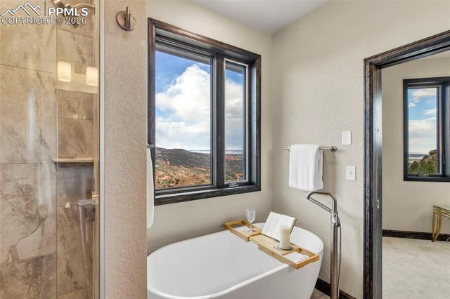 1060 Neon Moon View, Manitou Springs, CO 80829