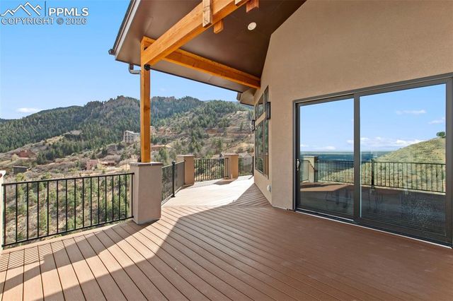 1060 Neon Moon View, Manitou Springs, CO 80829
