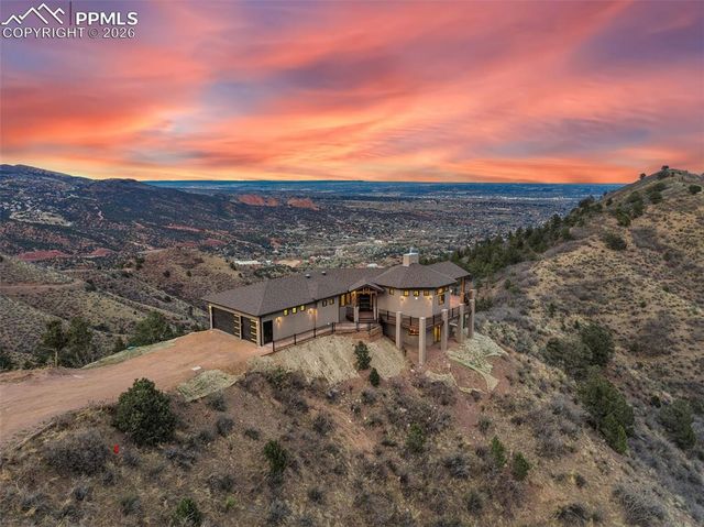 1060 Neon Moon View, Manitou Springs, CO 80829