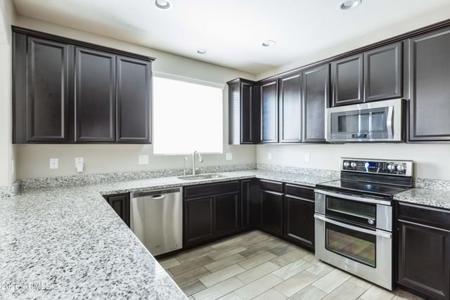 9419 S 34TH Lane, Laveen, AZ 85339