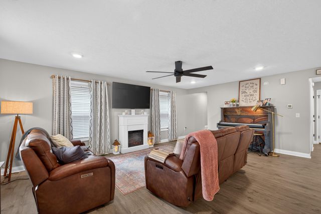 309 Gallahadion Court, Winchester, KY 40391