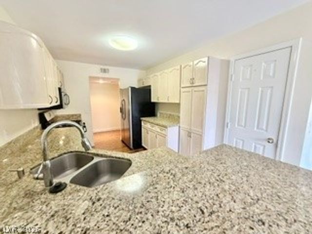7744 ALMERIA Avenue 0, Las Vegas, NV 89128