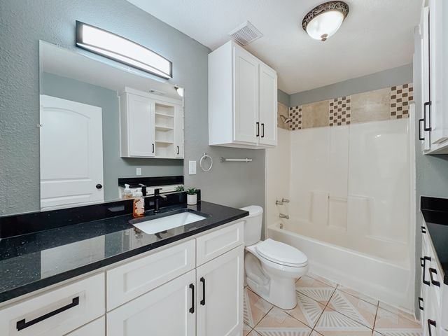 812 W 11th Avenue, Corsicana, TX 75110