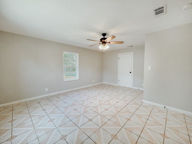 812 W 11th Avenue, Corsicana, TX 75110