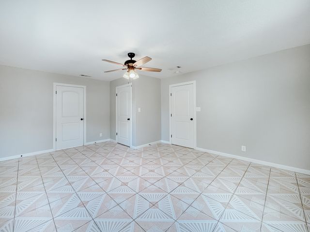 812 W 11th Avenue, Corsicana, TX 75110
