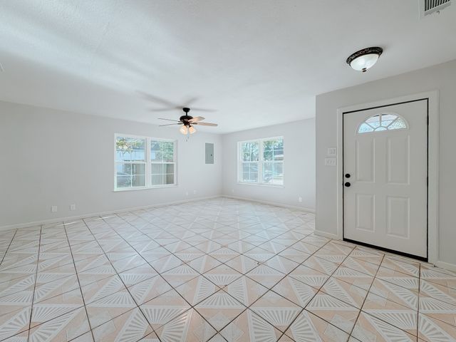 812 W 11th Avenue, Corsicana, TX 75110