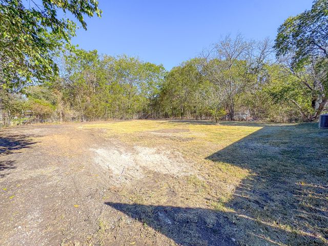 812 W 11th Avenue, Corsicana, TX 75110