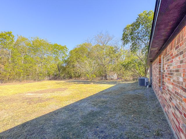 812 W 11th Avenue, Corsicana, TX 75110