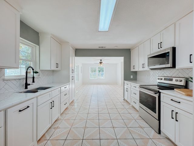 812 W 11th Avenue, Corsicana, TX 75110
