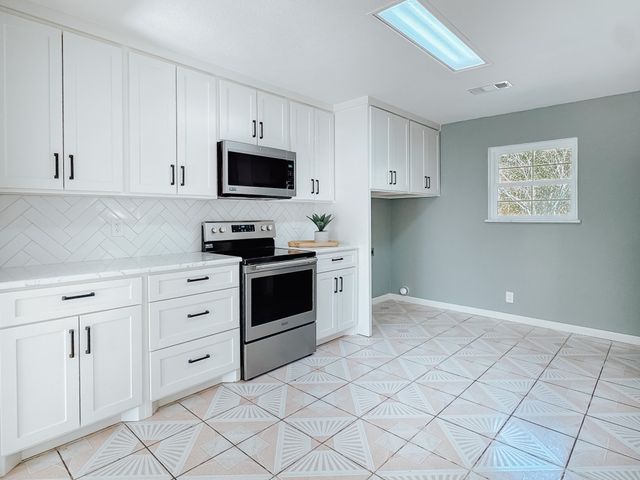 812 W 11th Avenue, Corsicana, TX 75110