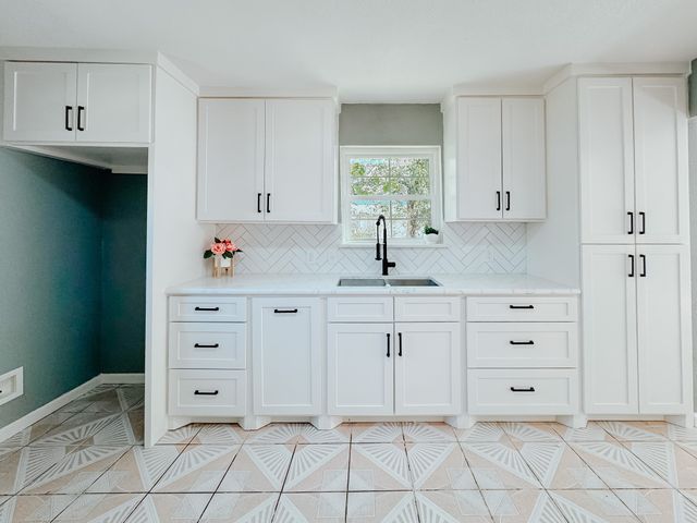 812 W 11th Avenue, Corsicana, TX 75110