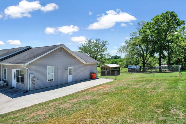 241 County Road 158, Riceville, TN 37370