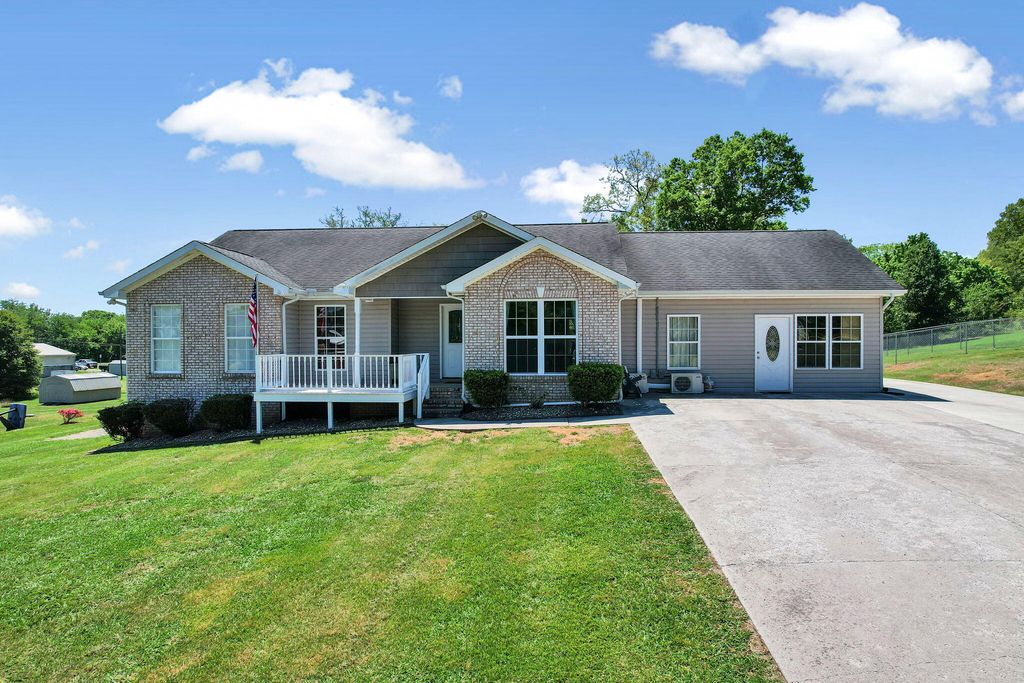 241 County Road 158, Riceville, TN 37370