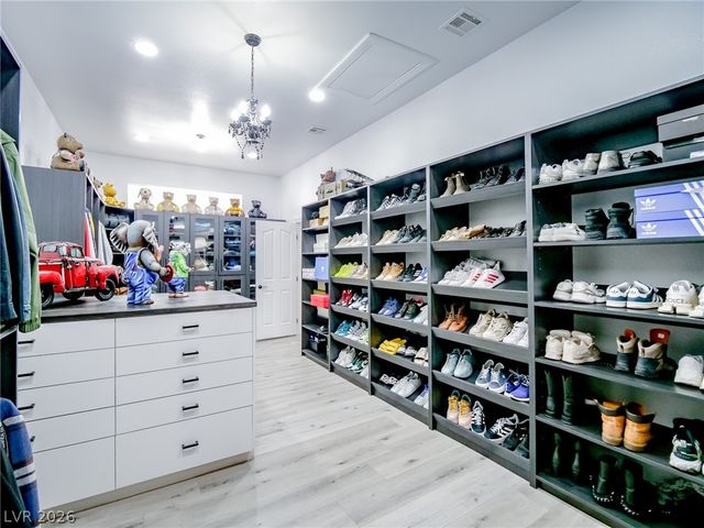 1740 Oval Circle, Las Vegas, NV 89117