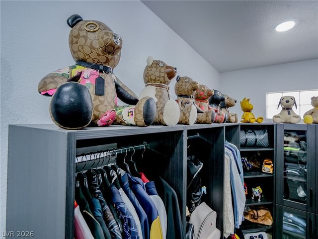 1740 Oval Circle, Las Vegas, NV 89117