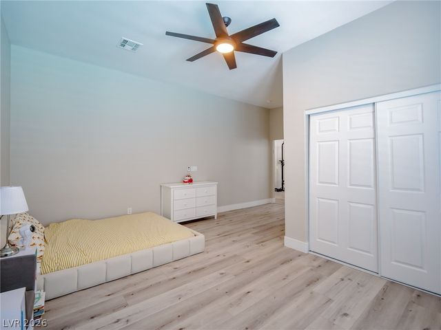 1740 Oval Circle, Las Vegas, NV 89117