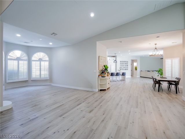 1740 Oval Circle, Las Vegas, NV 89117