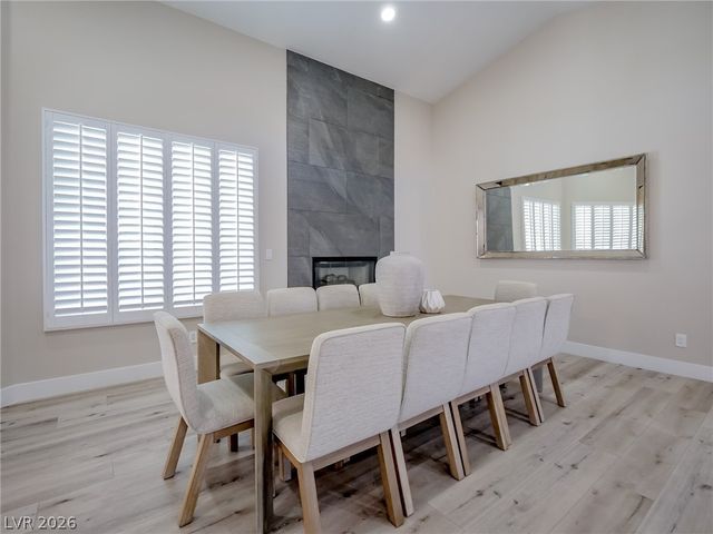 1740 Oval Circle, Las Vegas, NV 89117