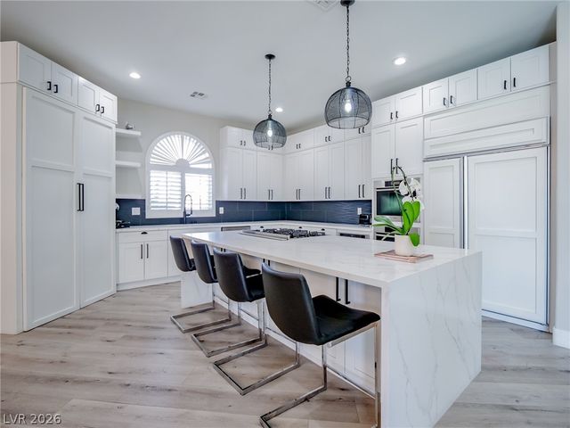 1740 Oval Circle, Las Vegas, NV 89117