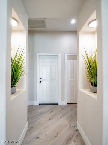 1740 Oval Circle, Las Vegas, NV 89117